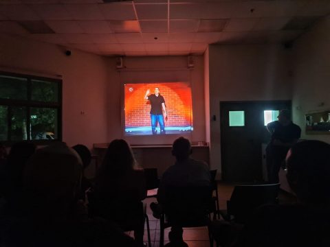 הרצאה וסטנדאפ לחוגי בית